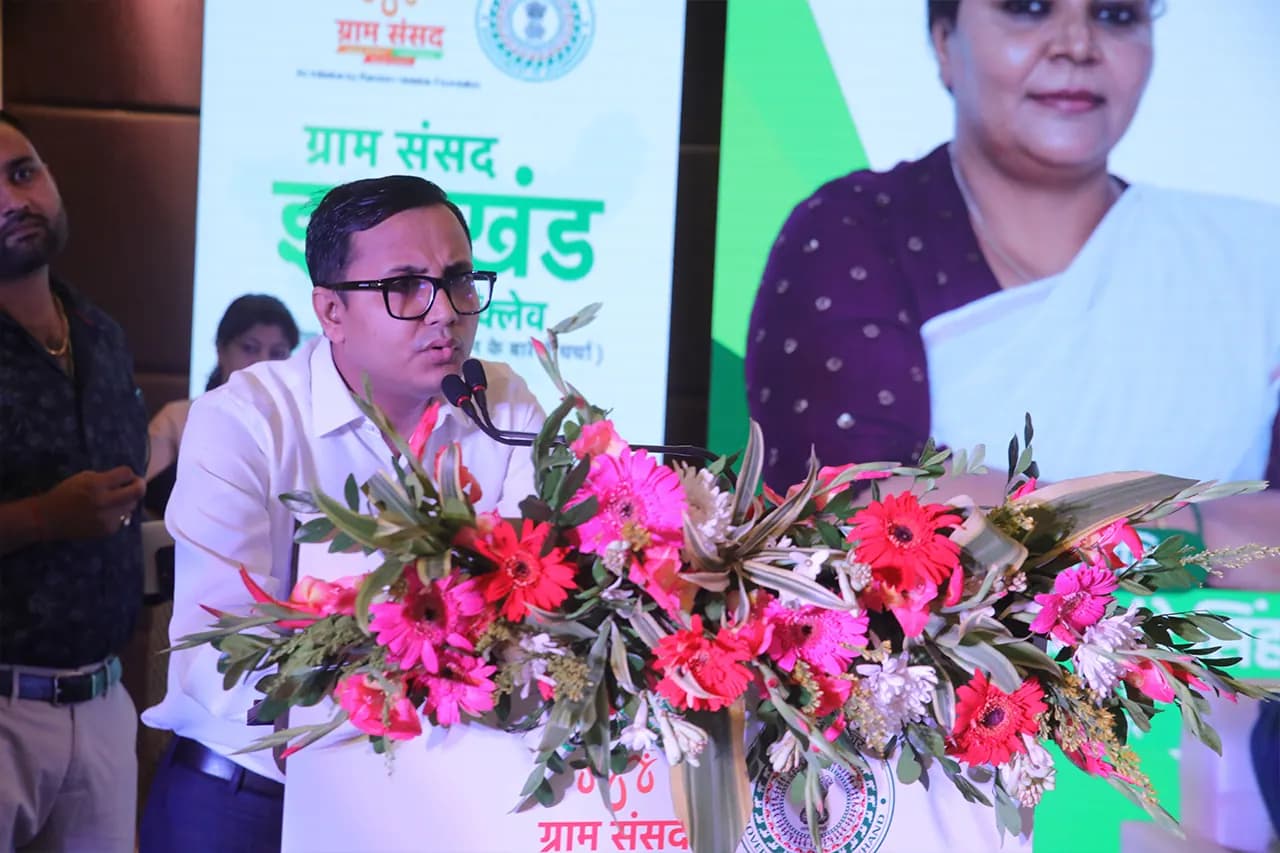 Speaking at the Gram Sansad Jharkhand Chapter Conclave